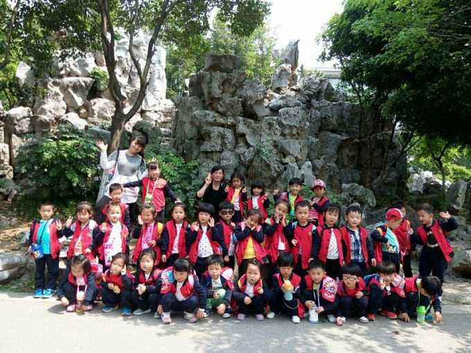 幼兒園園服廠家哪里找，東莞茶山找通榮！！