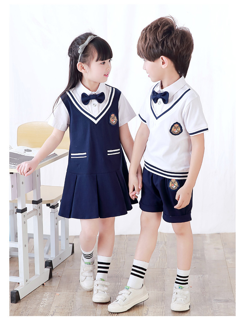 幼兒園園服-園服合身利于孩子建立自信-通榮制衣
