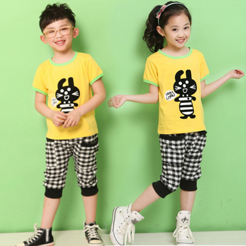 幼兒園園服定做-實(shí)用選購(gòu)技巧大盤點(diǎn)-通榮制衣