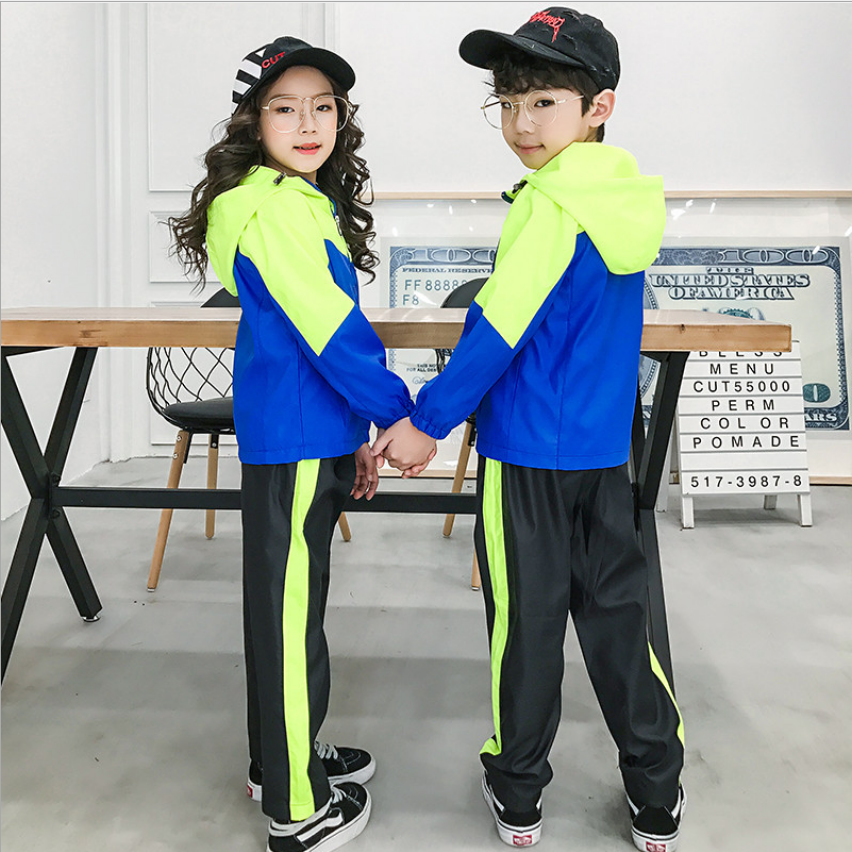 幼兒園園服定做-如何辨別小學(xué)生校服的質(zhì)量好壞?-通榮制衣